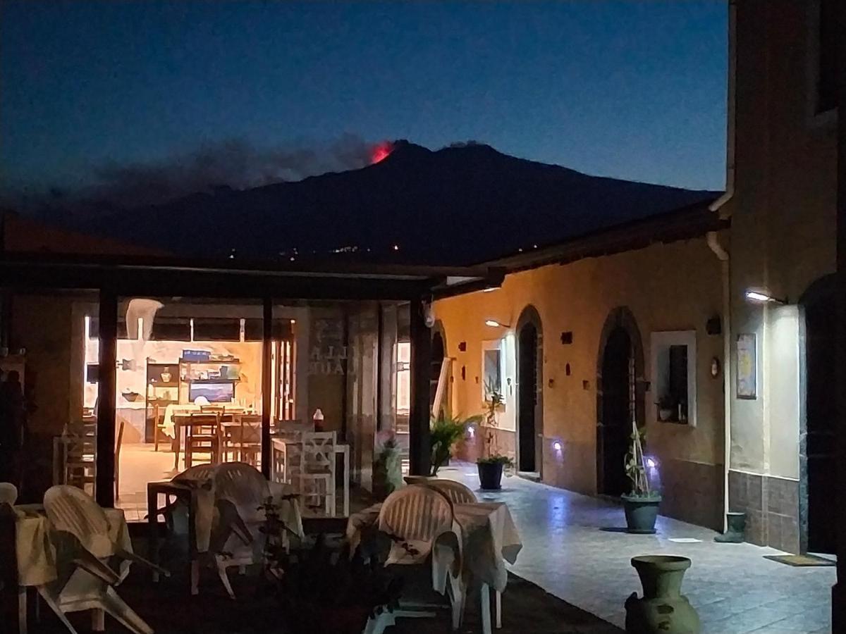 Villa Laura Apartment Giardini Naxos Bagian luar foto