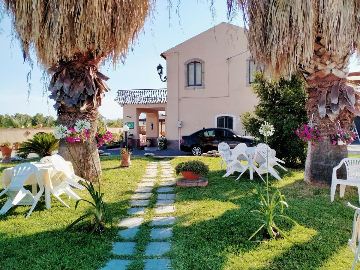 Villa Laura Apartment Giardini Naxos Bagian luar foto