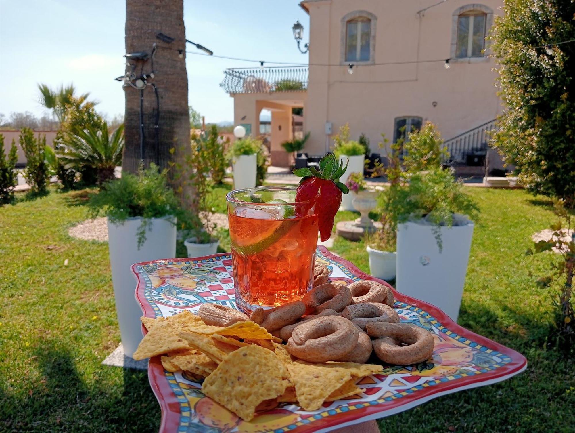 Villa Laura Apartment Giardini Naxos Bagian luar foto
