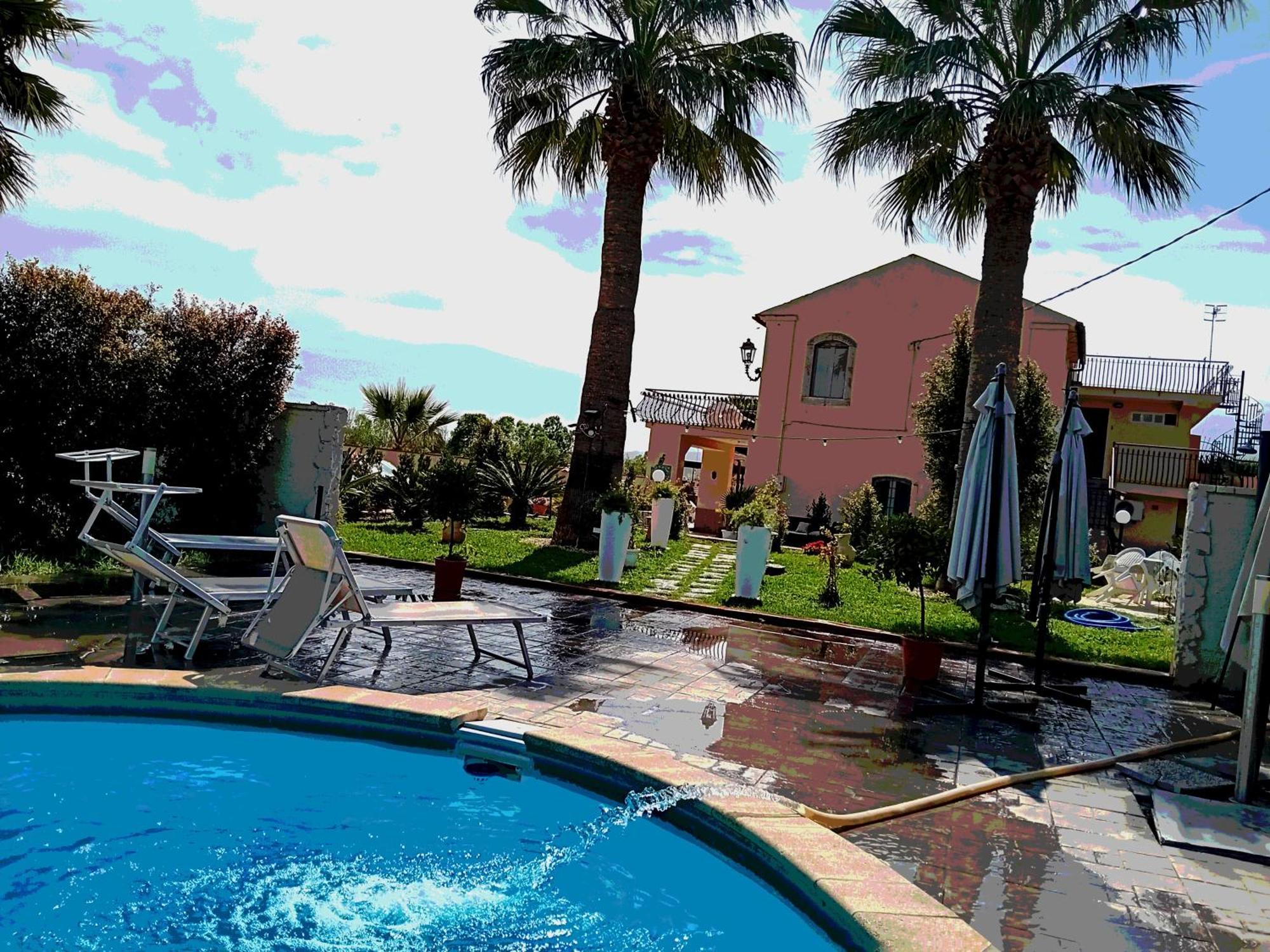 Villa Laura Apartment Giardini Naxos Bagian luar foto