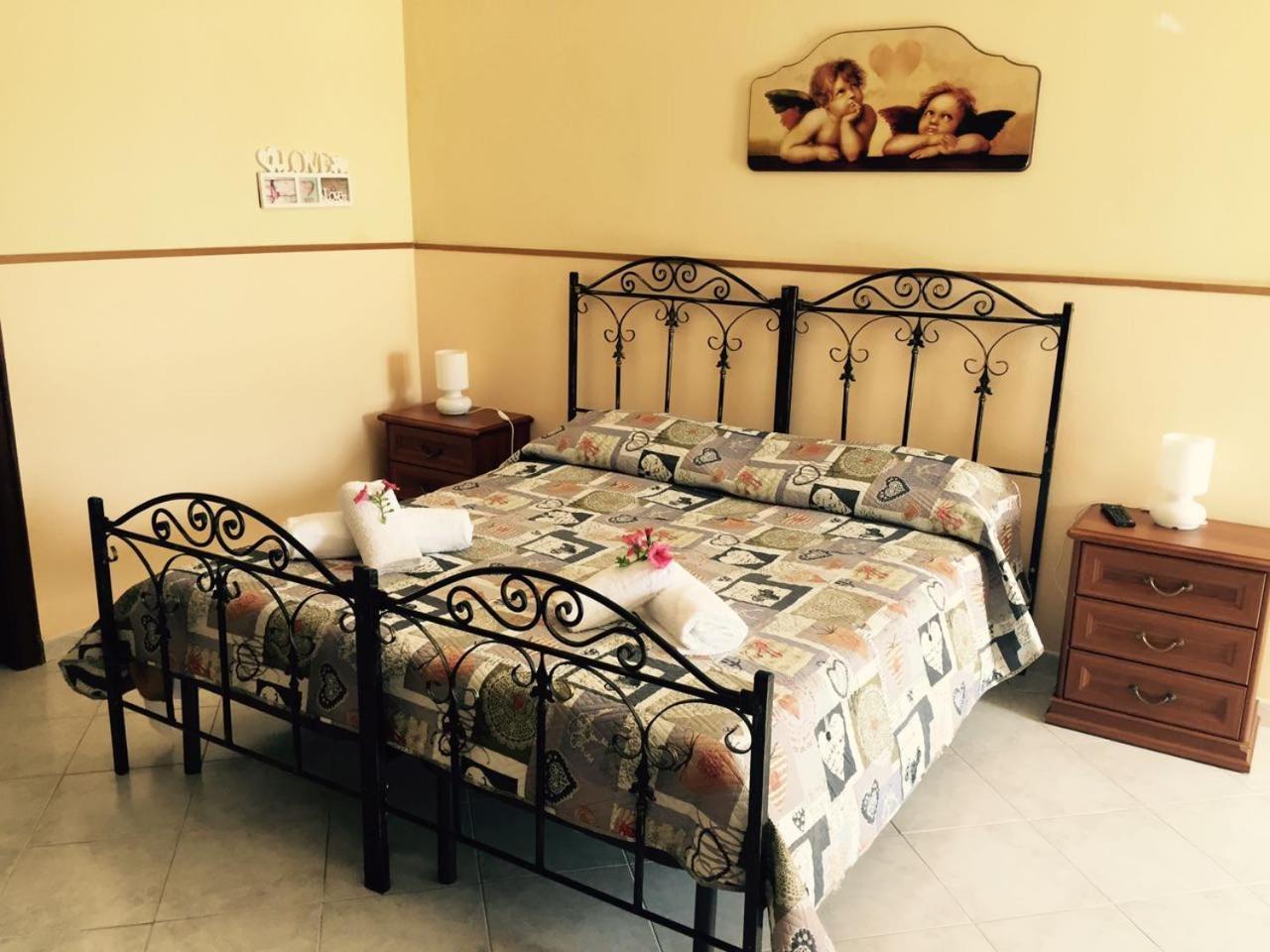 Villa Laura Apartment Giardini Naxos Bagian luar foto